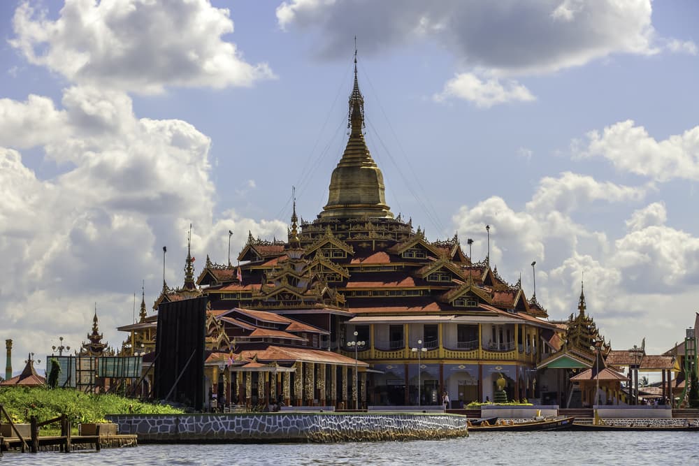 Pagoda Phaung Daw U